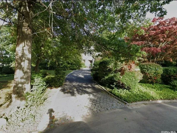 5 Soundview Ln., Great Neck, NY 11024