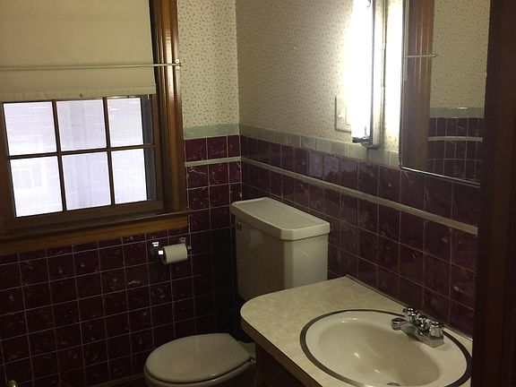5th image of 309 Abbottstown St