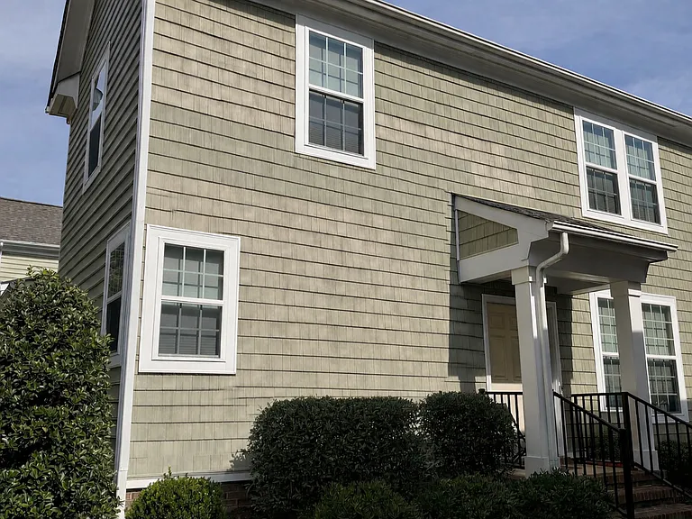 Prince Andrew Ct — Photo 3
