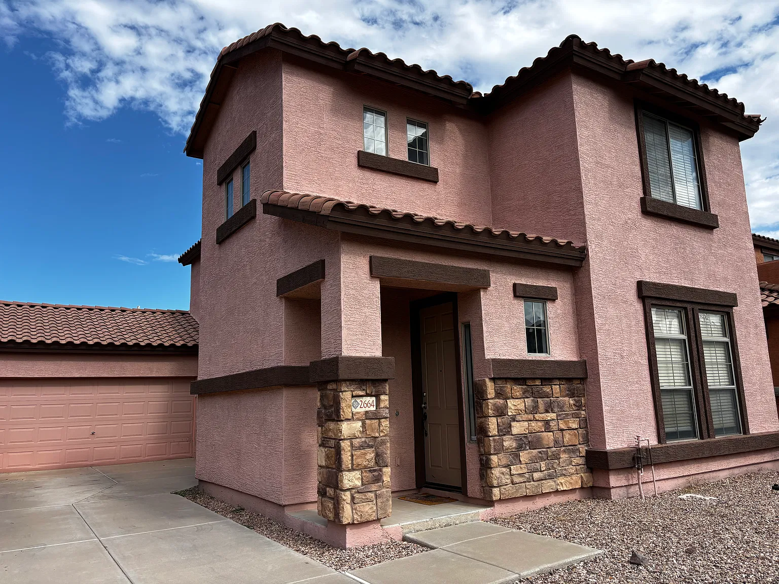 3 bed, 2.5 bath, 1961 sqft, $2,150 — Photo 3