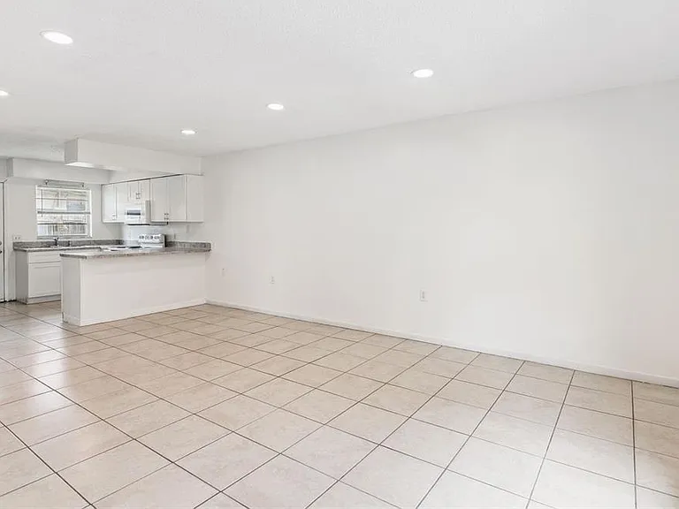 1048 Buccaneer Dr — Photo 7
