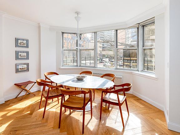 5th image of 175 E 62nd St APT 2C