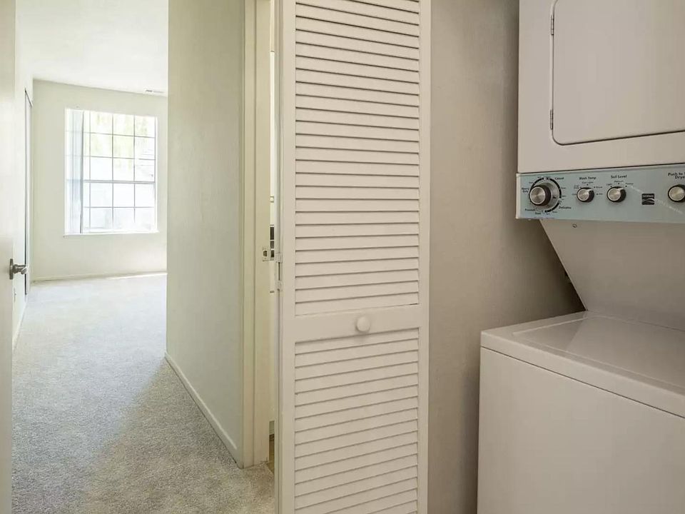 2nd image of 542 Cutwater Ln