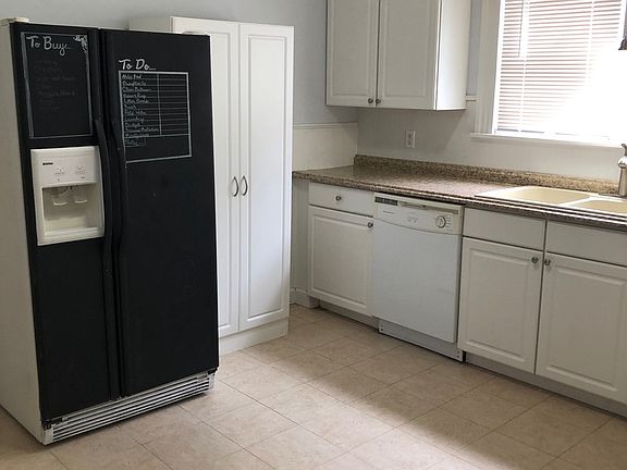3rd image of 916 Ruskin Ave