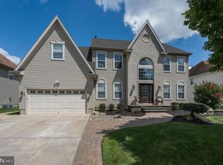 31 Canyon Dr, Berlin, NJ 08009