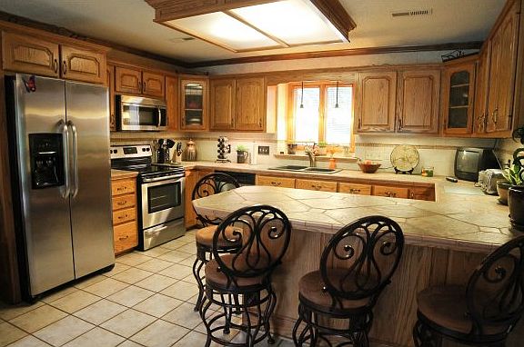5th image of 768 Lake Point Dr