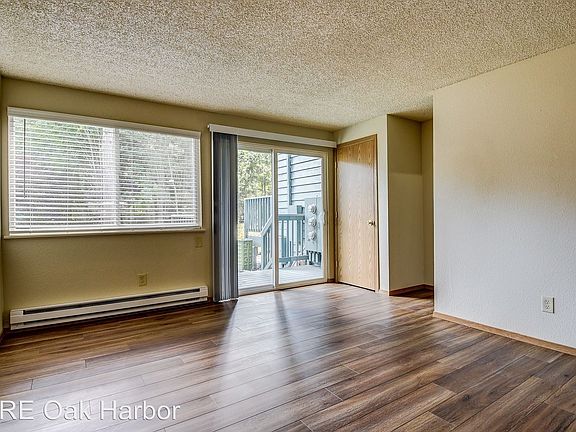 4th image of 935 SW Harrier Cir APT 2