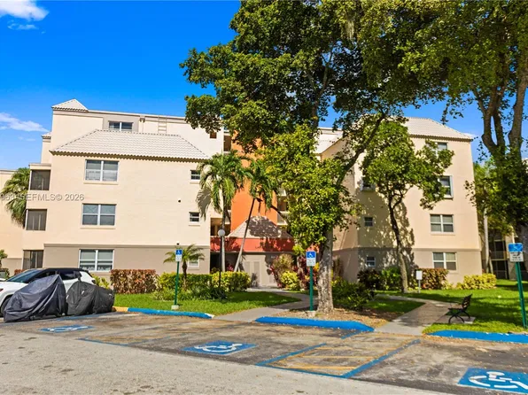 8215 Lake Dr #502, Doral, FL 33166