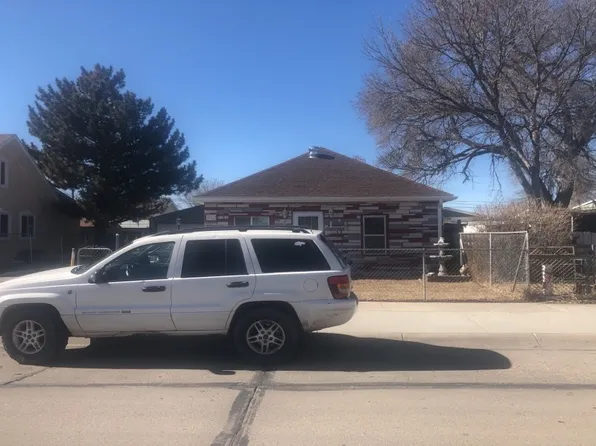912 11th Ave, Scottsbluff, NE 69361