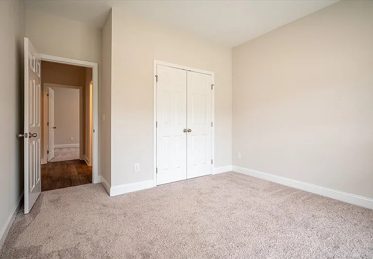 330 Creek Grove Ave — Photo 4