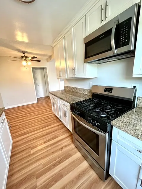 Azusa Ave - 800-804 (Azusa Grande) — Photo 2
