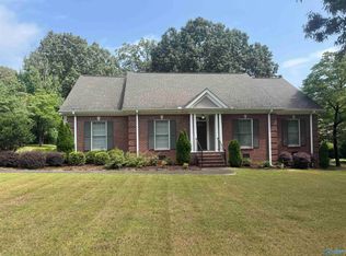 109 Simmons Dr SE, Owens Cross Roads, AL 35763