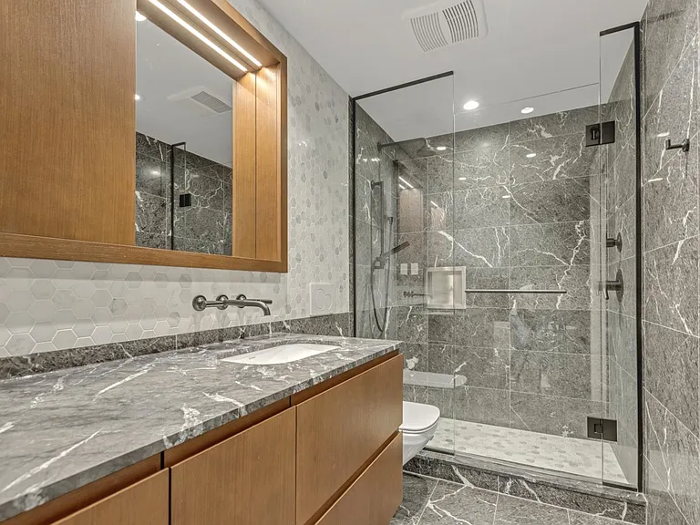 1365 Davie St #805 — Photo 12