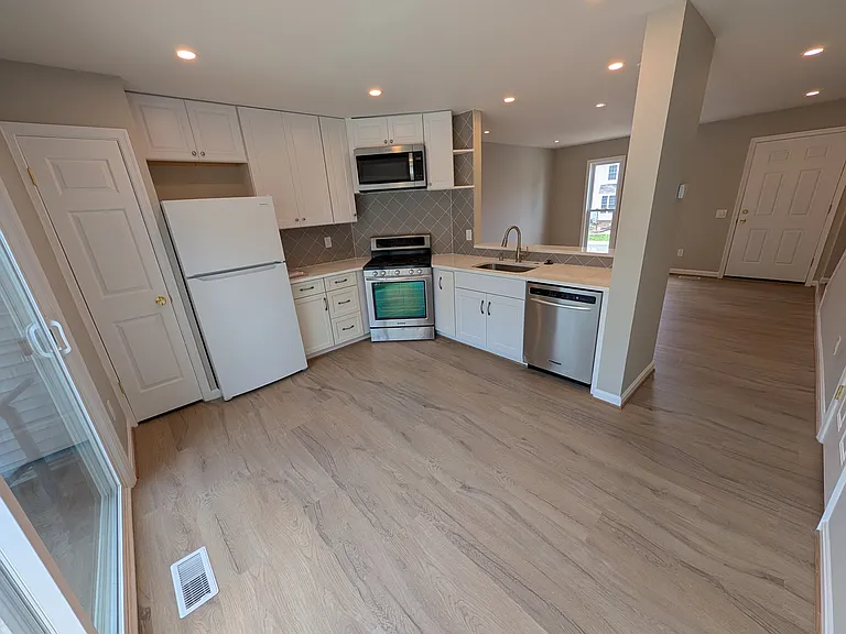 14710 Green Park Way — Photo 4