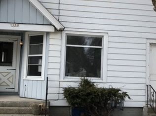 1336 S 17th St, Manitowoc, WI 54220