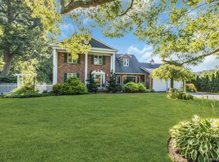 133 Main Ave, Lake Grove, NY 11755