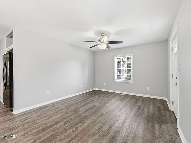 200 S Sylvan Dr — Photo 13