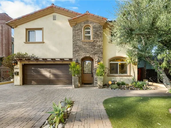 22047 Martinez St, Woodland Hills, CA 91364