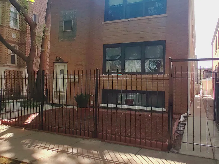 6158 N Hoyne Ave #1 — Photo 2