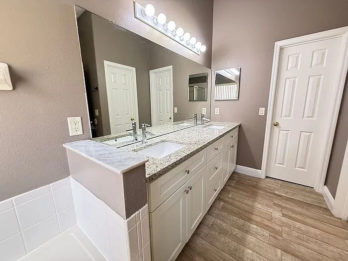 1221 Singleton Cir — Photo 15