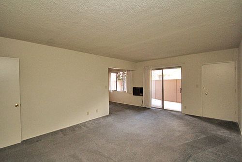 3rd image of 167 S Oak Knoll Ave APT 4