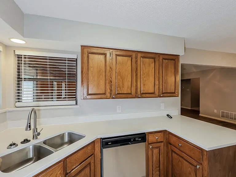 7712 Partridge Dr — Photo 8