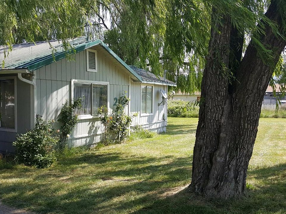 1st image of 212 Hoyt Ln