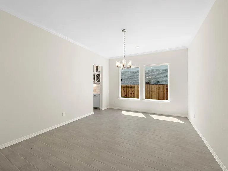 9806 Oakwood Trl — Photo 5