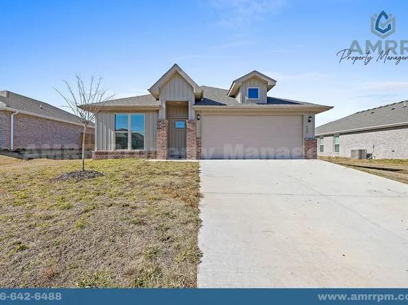 127 SW Vicki St, Gentry, AR 72734