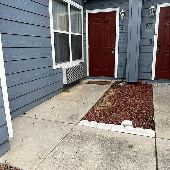 711 Caribbean Dr #MAIN — Photo 2