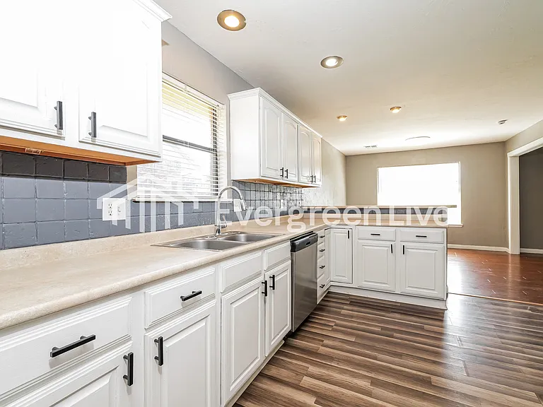 1120 Mars Rd — Photo 6