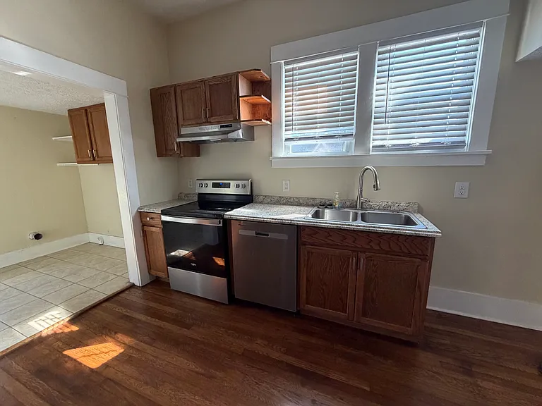 921 Edgemont Ave #921 — Photo 9
