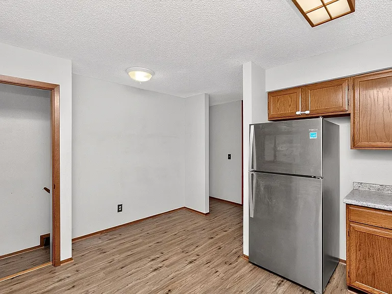 1614 NW Applewood St — Photo 13