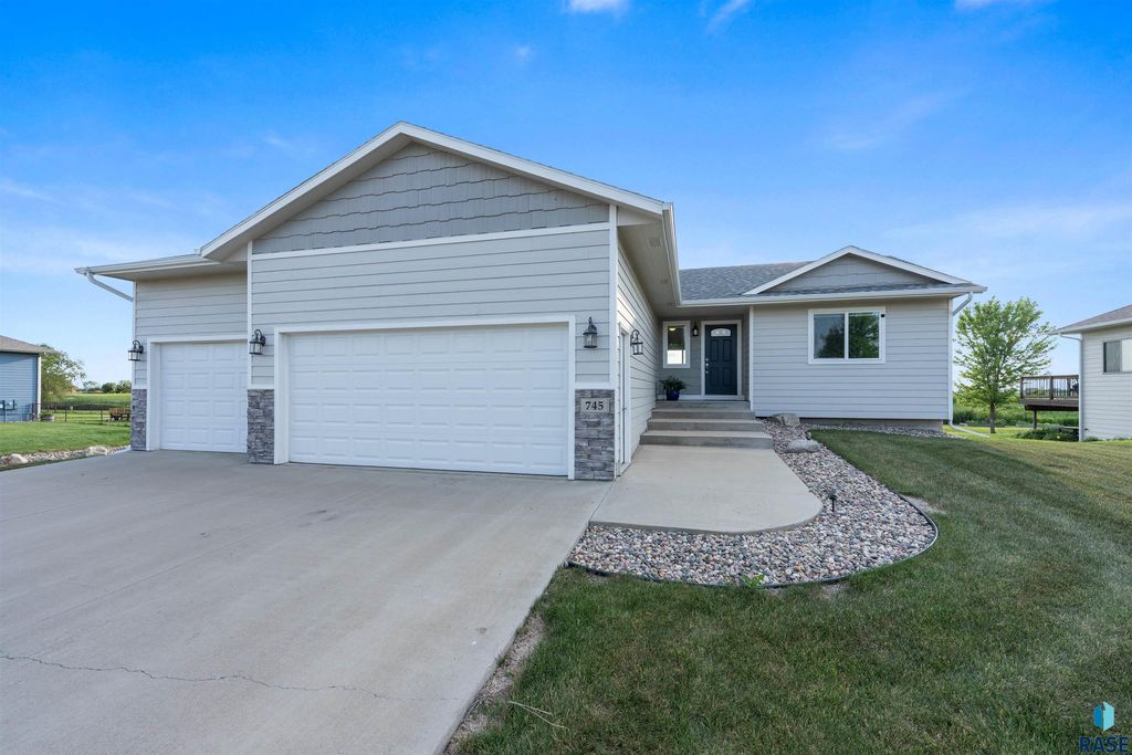 745 Fox Ct, Tea, SD - View 2