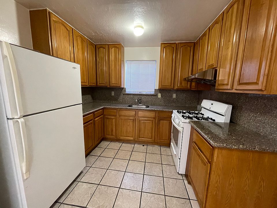 1st image of 506 Athol Ave