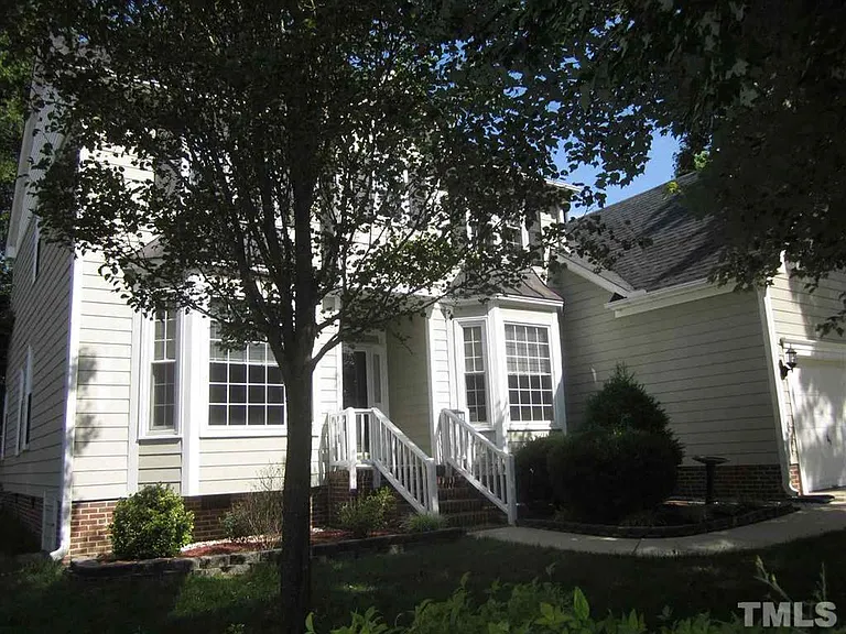 3407 Shady Creek Dr — Photo 2