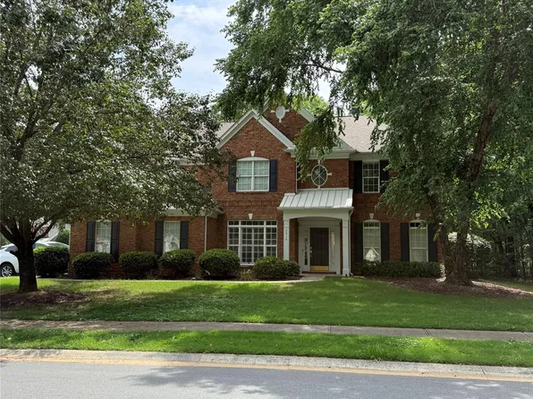 4814 King Arthur Dr, Charlotte, NC 28277