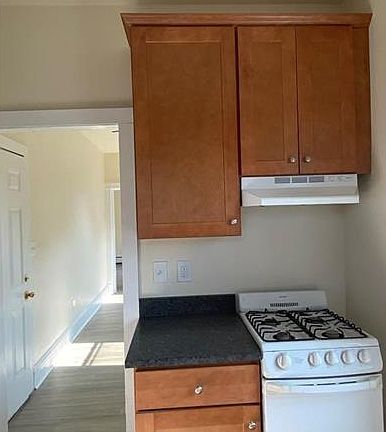 2nd image of 8 Franklin Ave