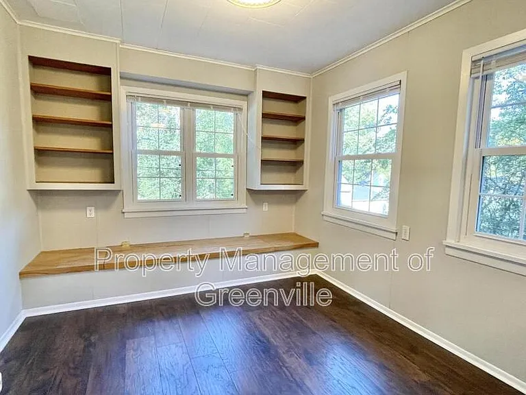 301 Rogers Ave — Photo 6