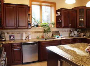 12 Linsley Ln, Mahopac, NY 10541