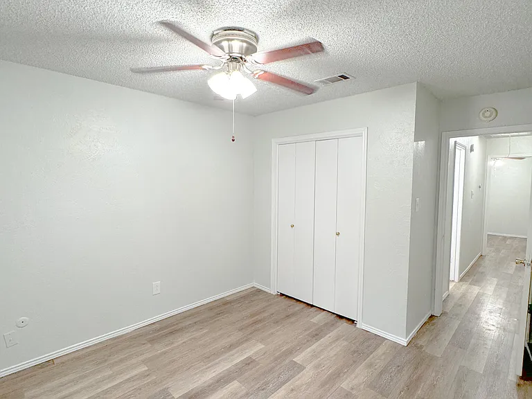 6901 W Cleburne Rd #6901 — Photo 8