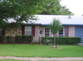 317 Oak Ridge Pl, Grand Prairie, TX 75052