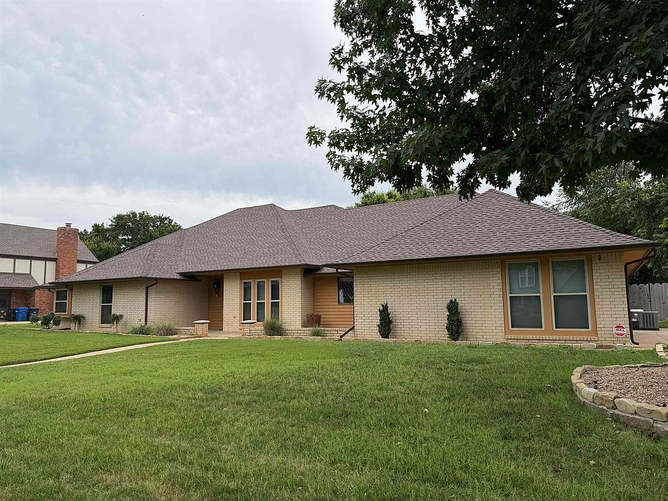 1st image of 3401 Goldfinch Ln
