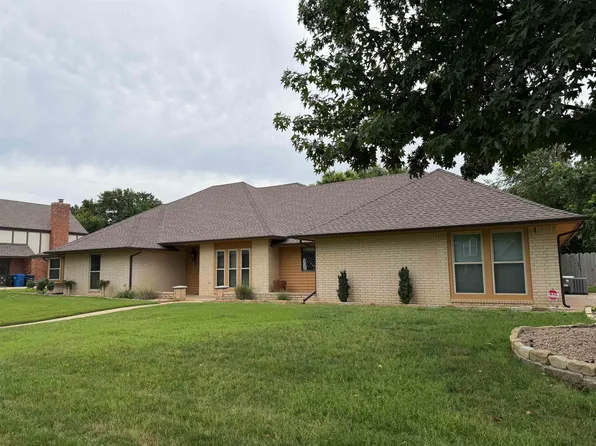 3401 Goldfinch Ln, Enid, OK 73703