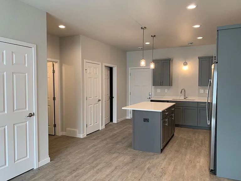 Valley View Town Homes — Photo 4