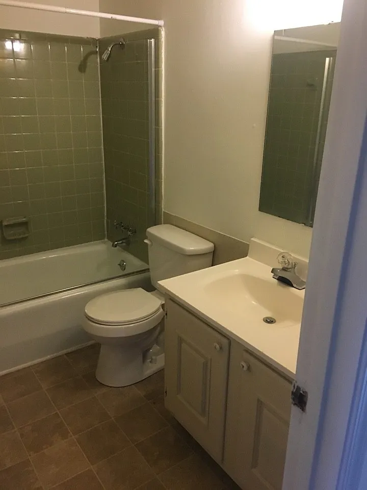 2 bed, 1.5 bath, $1,300 — Photo 2