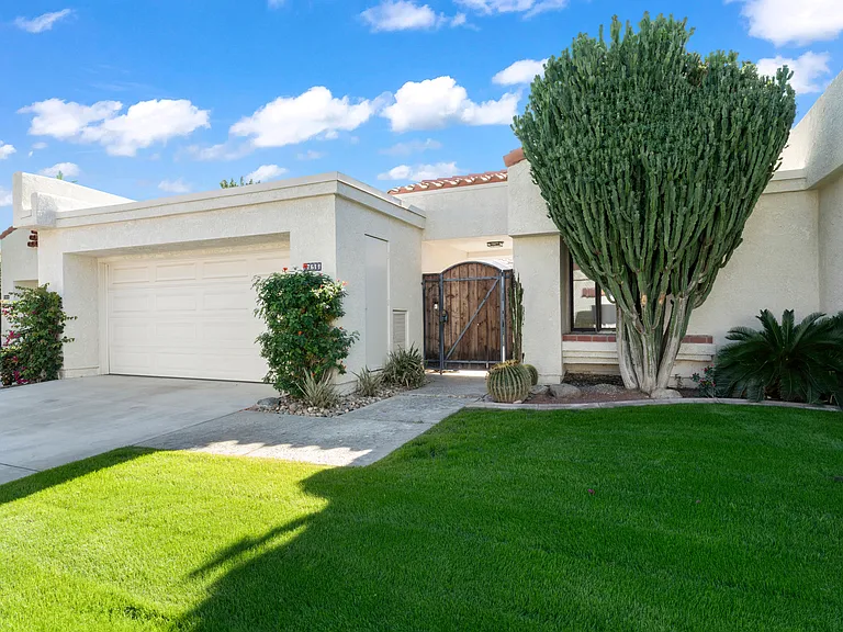 77611 Los Arboles Dr — Photo 38