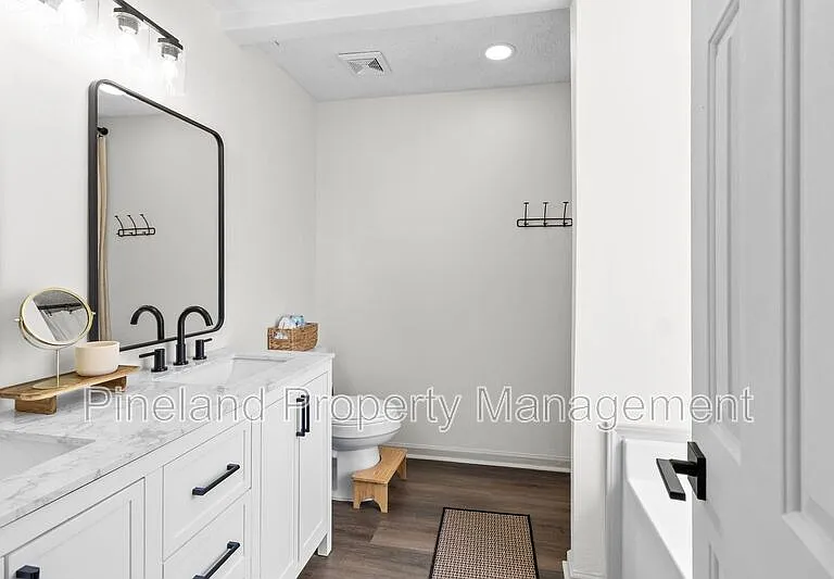 133 Haywood Dr — Photo 18