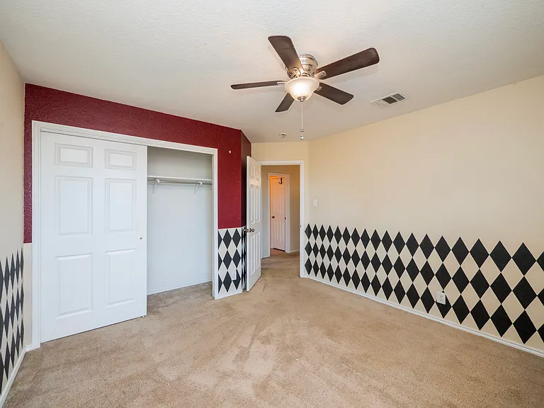 141 Clover Cv — Photo 32