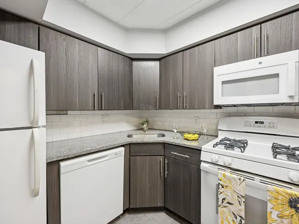 Leverington Court Apartments